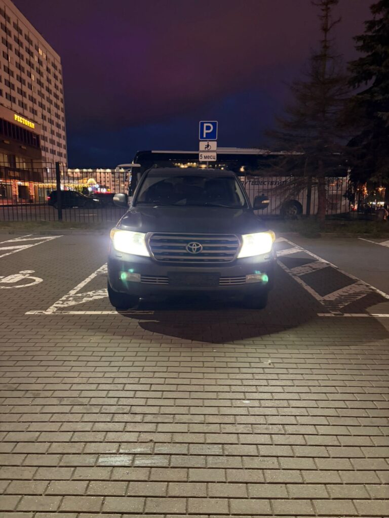 Toyota LAND CRUISER 200, 2008