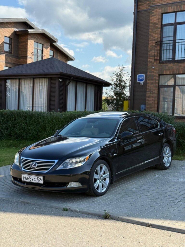 Lexus LS, 2008